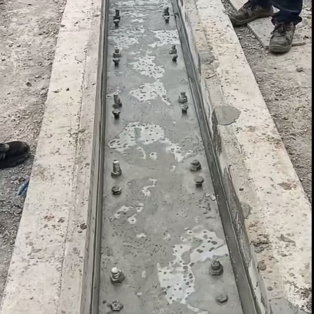 鹤峰港口码头起重机龙门吊重型机械设备稳固用早强快凝轨道胶泥